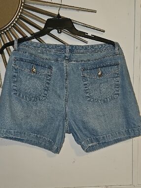 Natural Reflections Light Wash Denim Jean Shorts 40" Waist 5" Inseam
